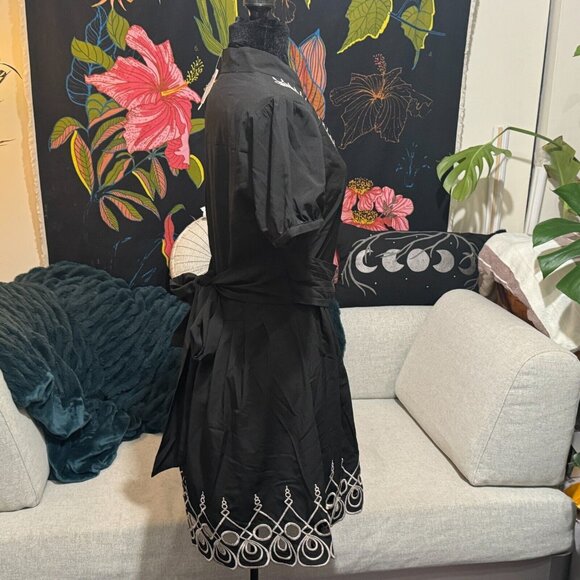 FOREVER 21 Folk Embroidered V-Neck Collared Mini Dress, Black & Tan, Large - Picture 3 of 16